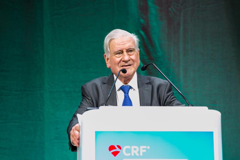 Valentin Fuster, MD, PhD, shared words of appreciation after receiving the TCT 2022 Career Achievement Award Ceremony on Sept. 18 in Boston, MA. Fuster is Director of Mount Sinai Heart and Physician-in-Chief of Mount Sinai Hospital. Photo credit: CRF.