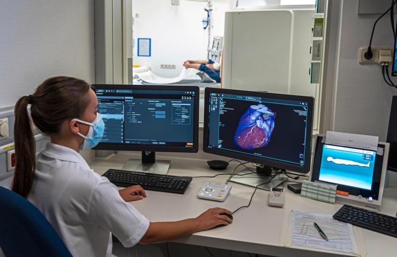 A cardiac scan on the new Siemens Naeotom Alpha. This is the first commercialized photon-counting CT scanner. It gained FDA clearance Sept. 30, 2021. Image by Deutscher Zukunftpreis/Ansgar Pudenz.