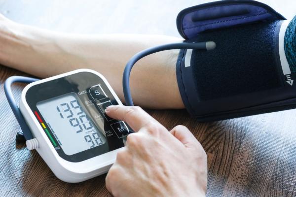 A clinical trial at Cedars-Sinai is testing the safety and efficacy of a device aimed at managing treatment-resistant hypertension. Photo by Getty.