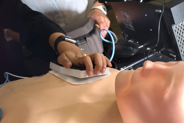 Rice University Students Improve AED Operation With Needle Pad