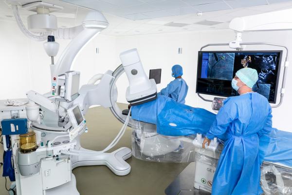 GE Healthcare is introducing a new, smaller and lighter weight robotic driven angiography system for image guided therapy, the Allia IGS 7 angiography system. #RSNA20 #RSNA2020 