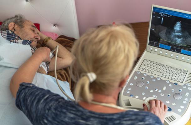 Point of care ultrasound, POCUS, combined with artificial intelligence, can help improve echo image quality by inexperienced sonographers.