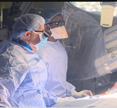 Dr. Sean O'Donnell (left) and Dr. Brijesh Mehta perform the first TCAR procedure in Broward County in 2021. 
