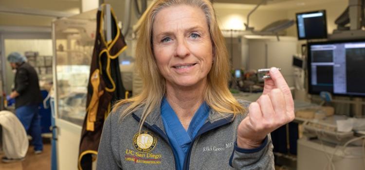 UC San Diego Health is the first in San Diego to successfully implant the world’s first dual chamber and leadless pacemaker system to help treat people with abnormal heart rhythms
